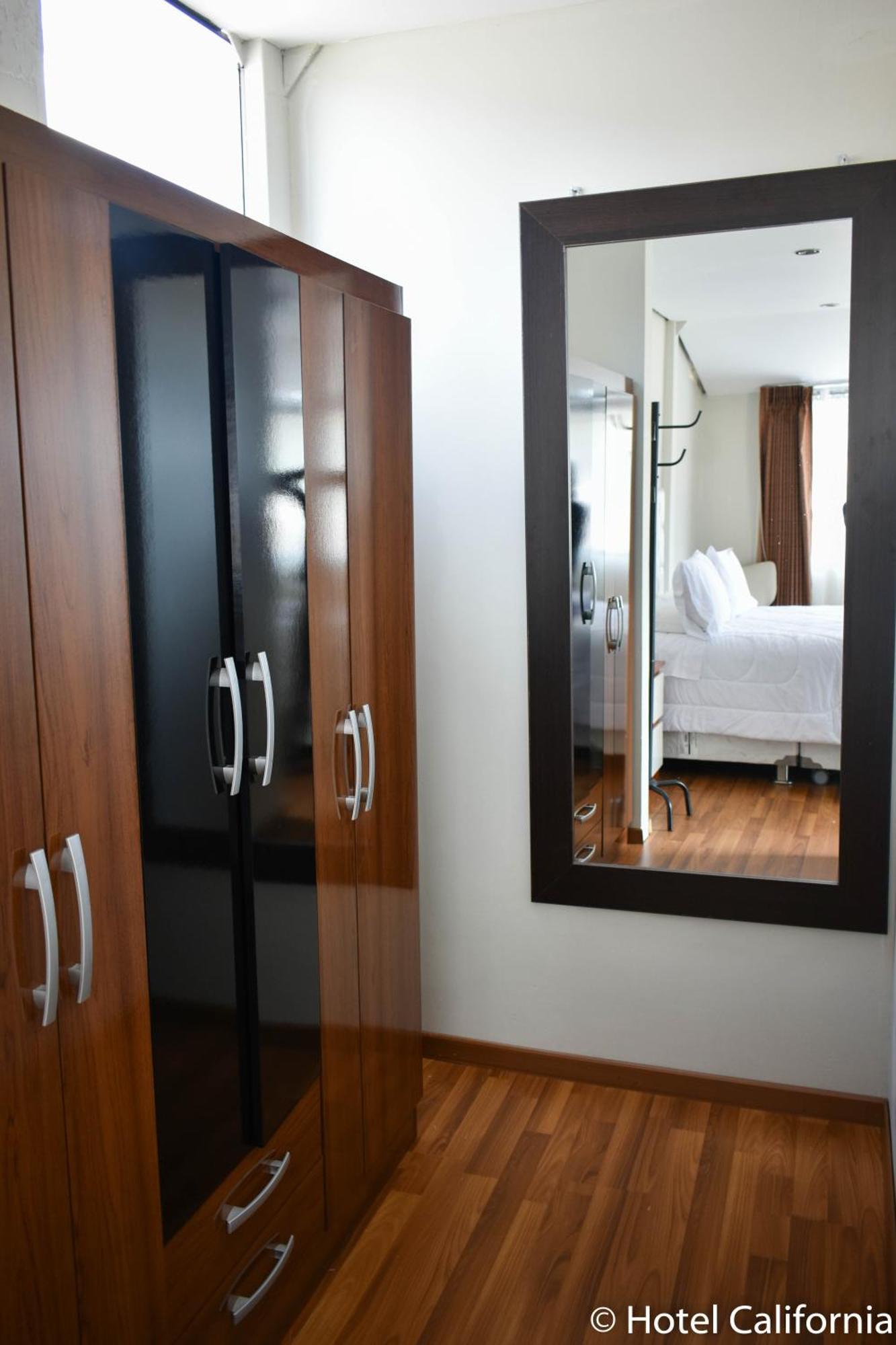 Hotel California Calca Chambre photo